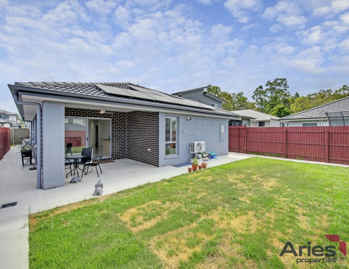 65 Edinburgh Crescent, Pallara QLD 4110