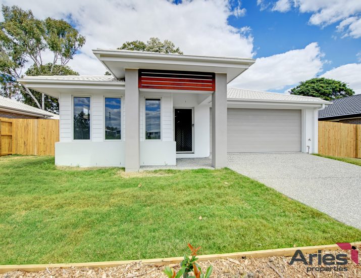 4 Pardalote Close, Redbank Plains QLD 4301